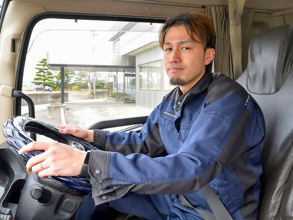 先輩社員の声