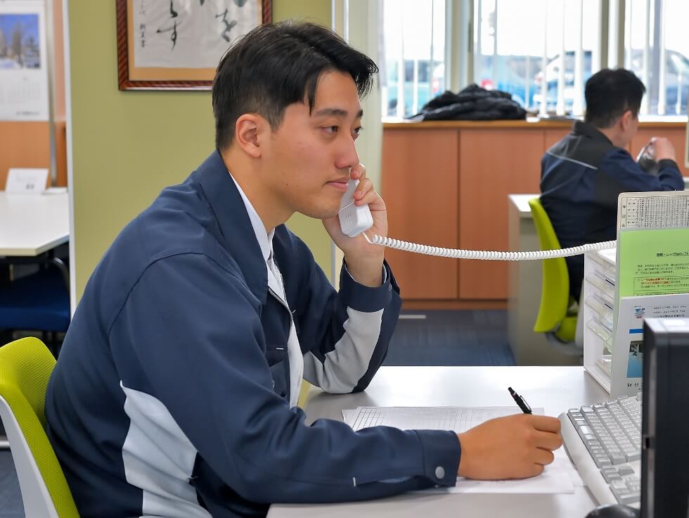 先輩社員の声